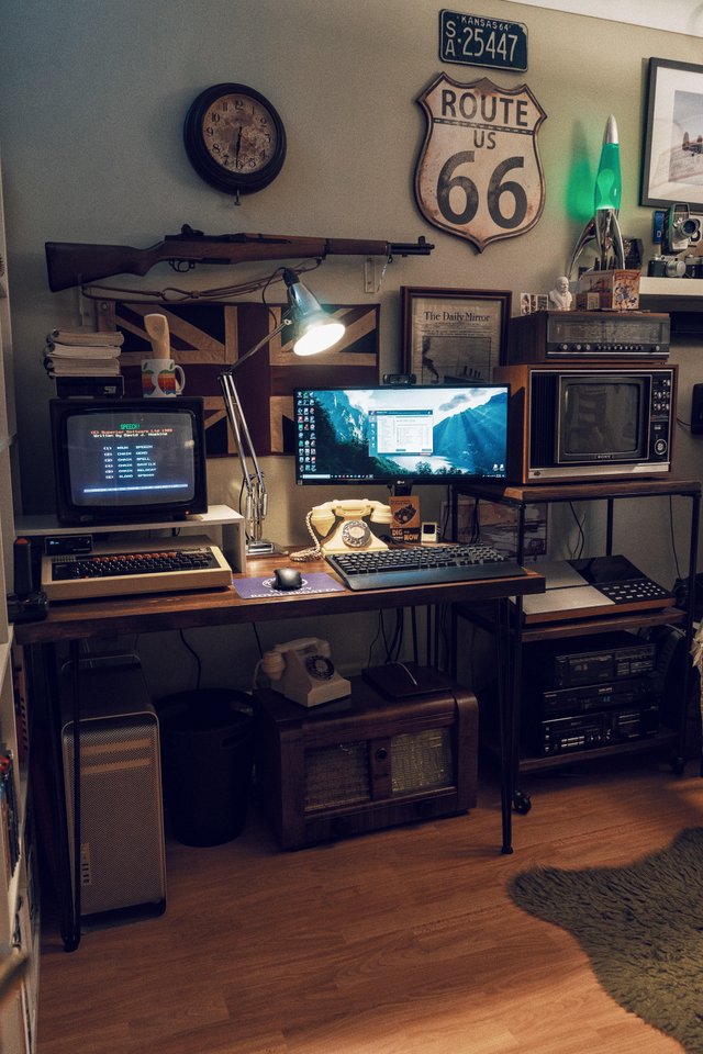 macnerd93's desk from Reddit