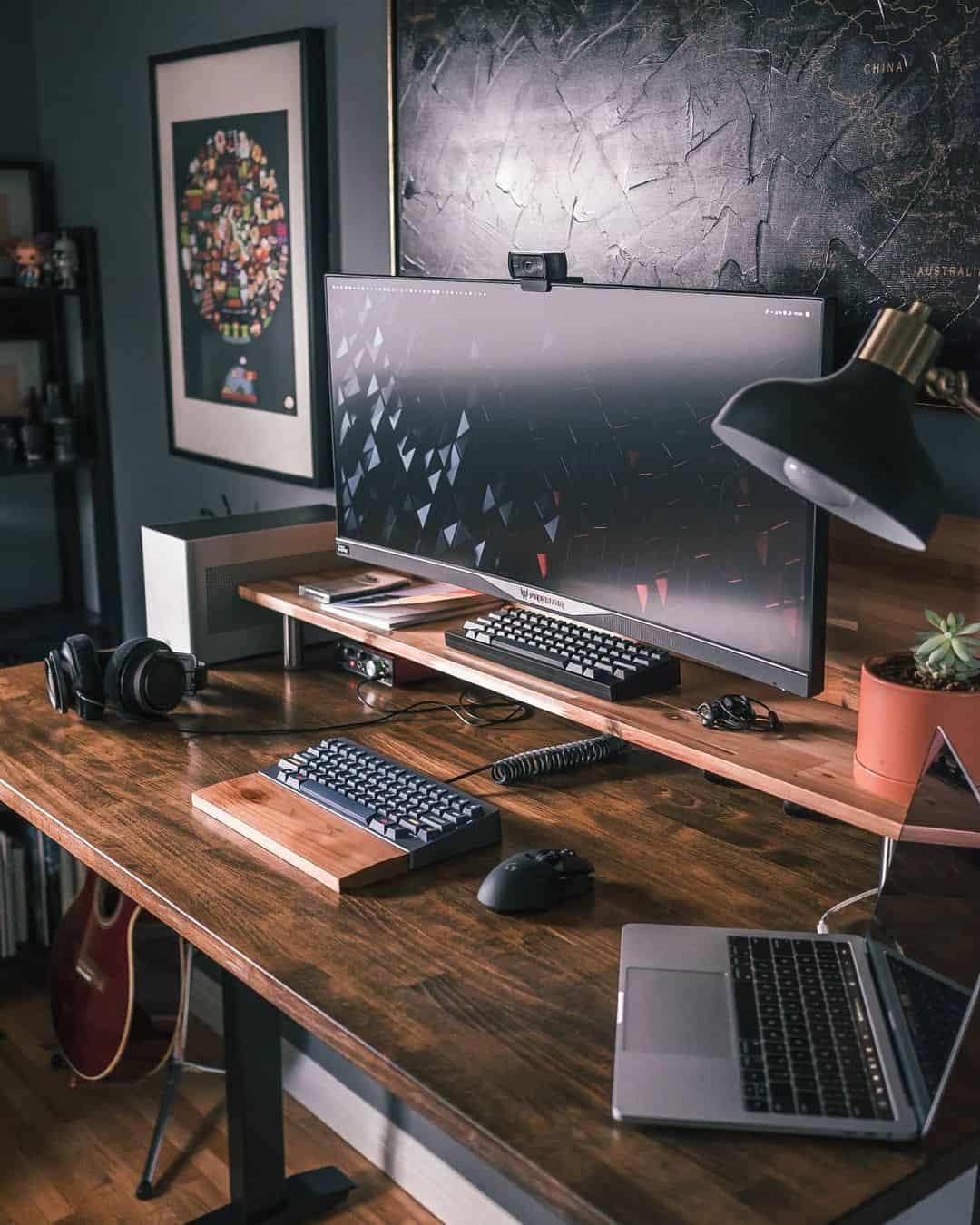 https://roomssolutions.com/wp-content/uploads/2020/11/Double-level-desk-with-monitor-and-laptop.jpg